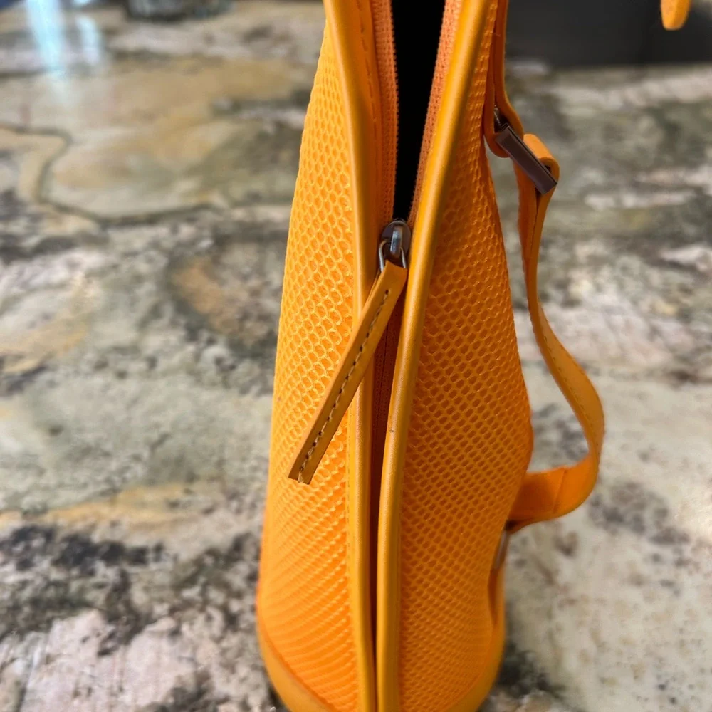 Veuve Cliquot insulated sleeve bottle bag Champagne! New!